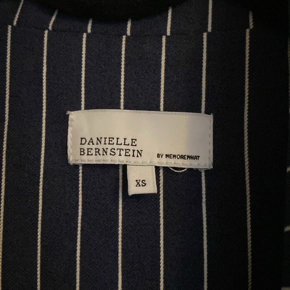 We Wore What boyfriend blazer XS fits S-M - Picture 3 of 5